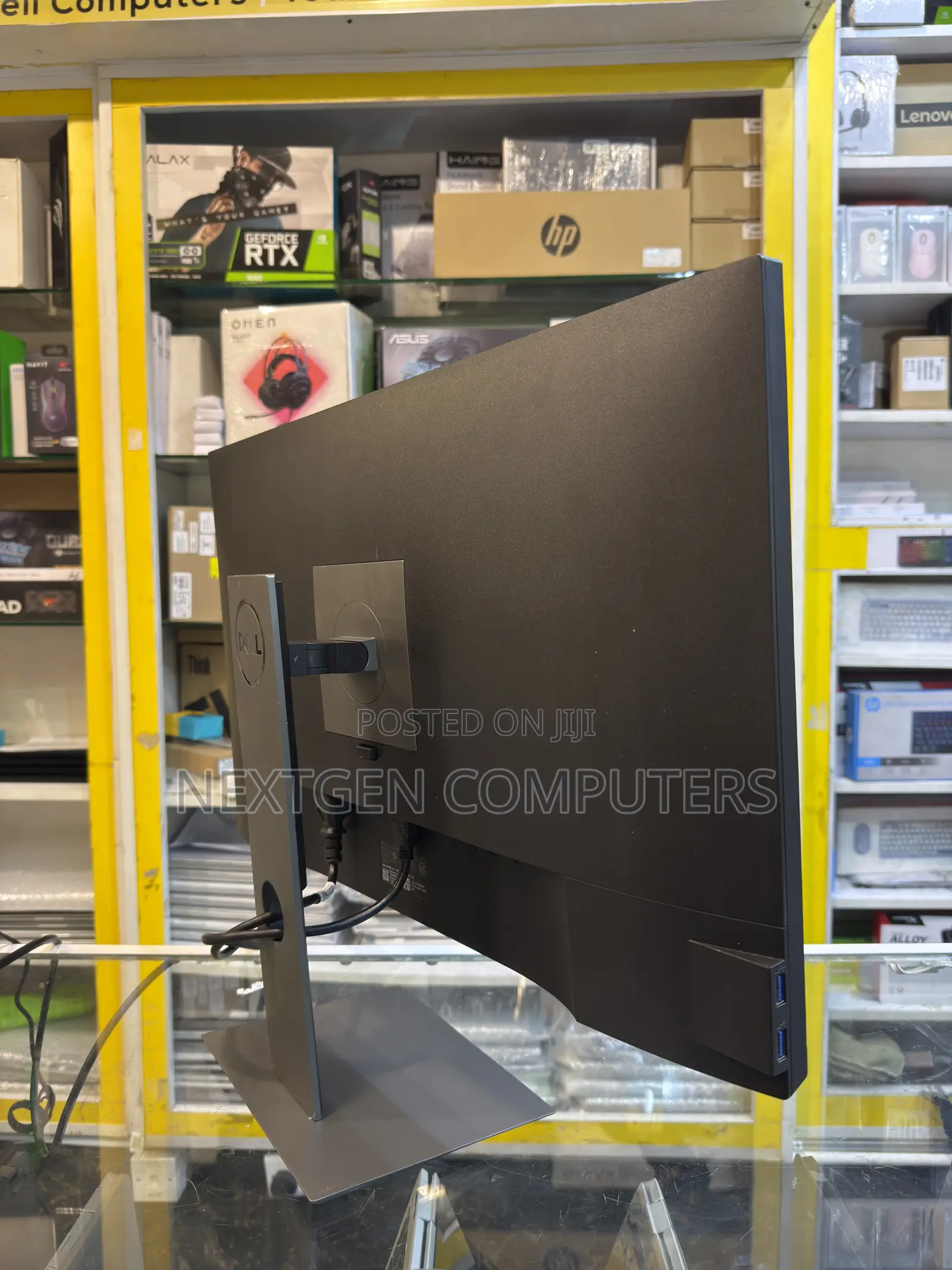 Dell P2720DC 27” QHD (2560 X 1440p) IPS USB-C Frameless Monitor