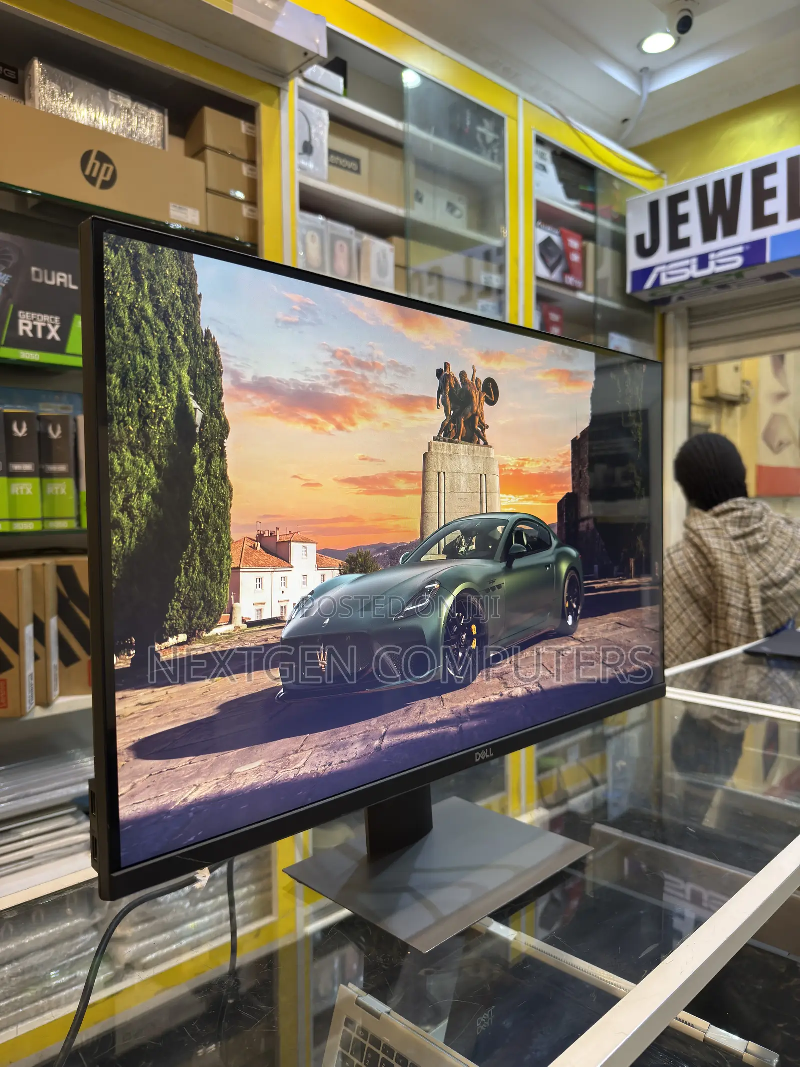 Dell P2720DC 27” QHD (2560 X 1440p) IPS USB-C Frameless Monitor