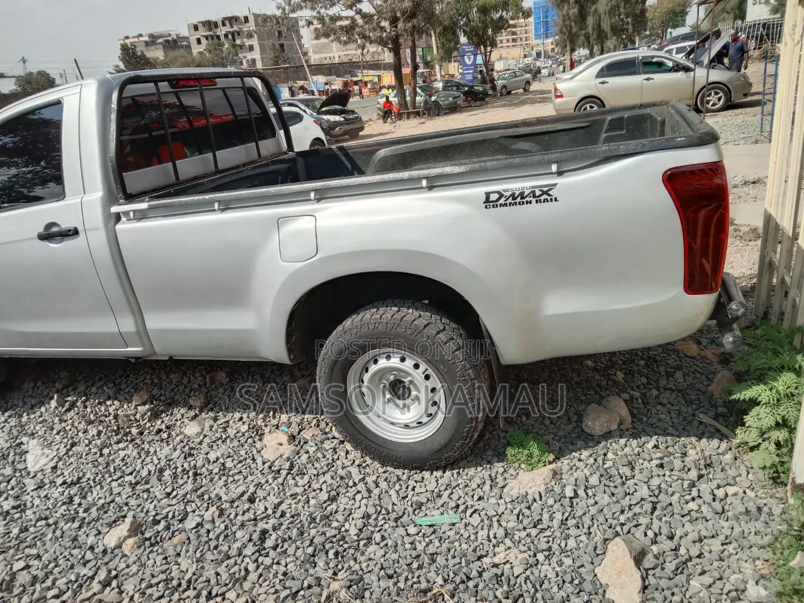 Isuzu D-MAX 2014 Silver