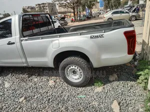 Isuzu D-MAX 2014 Silver