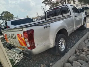 Isuzu D-MAX 2014 Silver