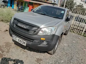 Isuzu D-MAX 2014 Silver