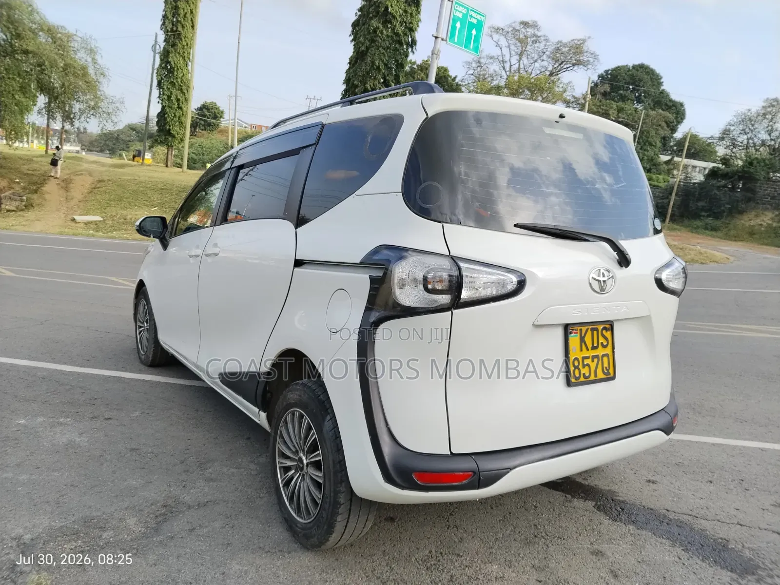 Toyota Sienta 2017 White