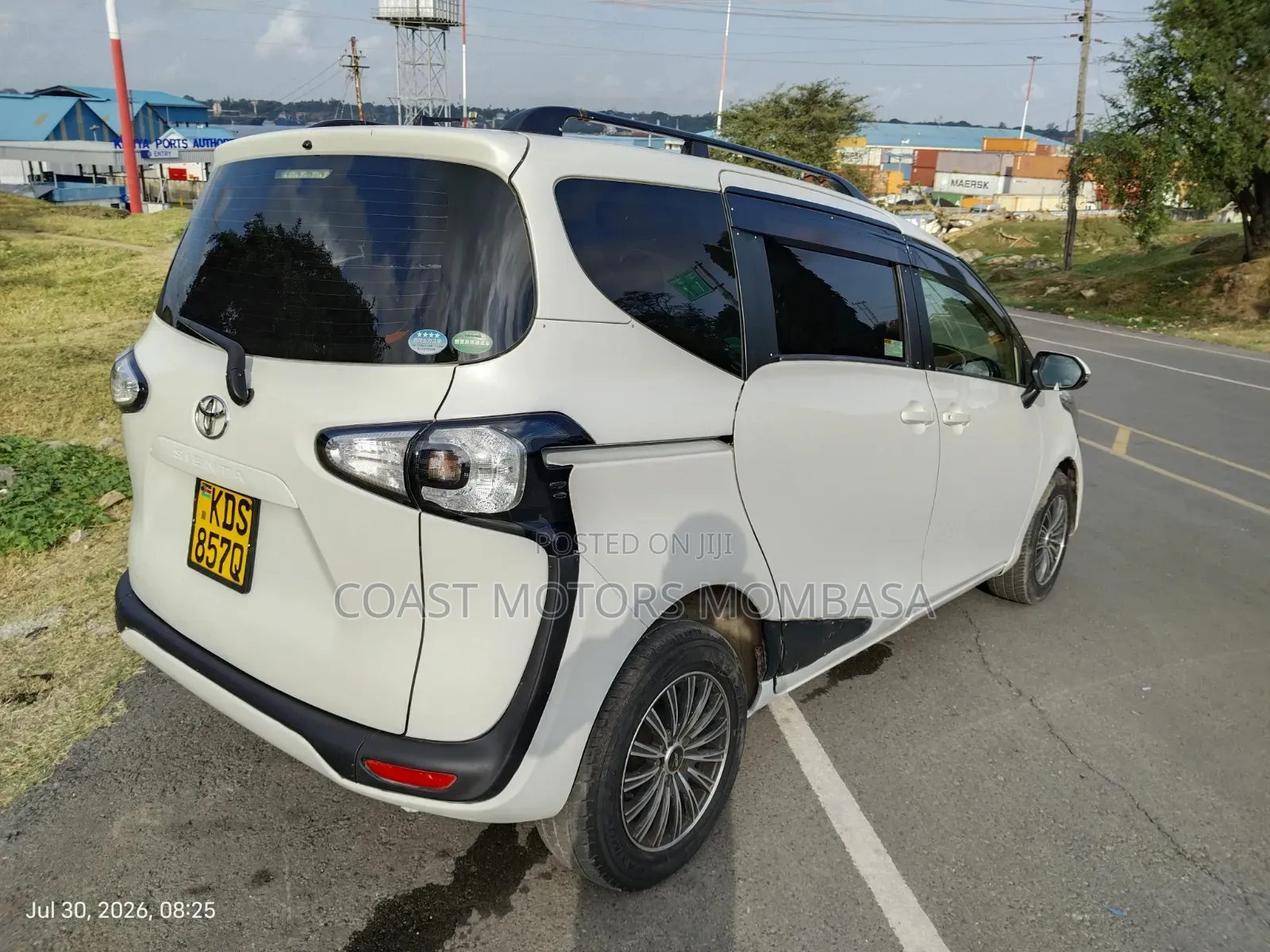 Toyota Sienta 2017 White