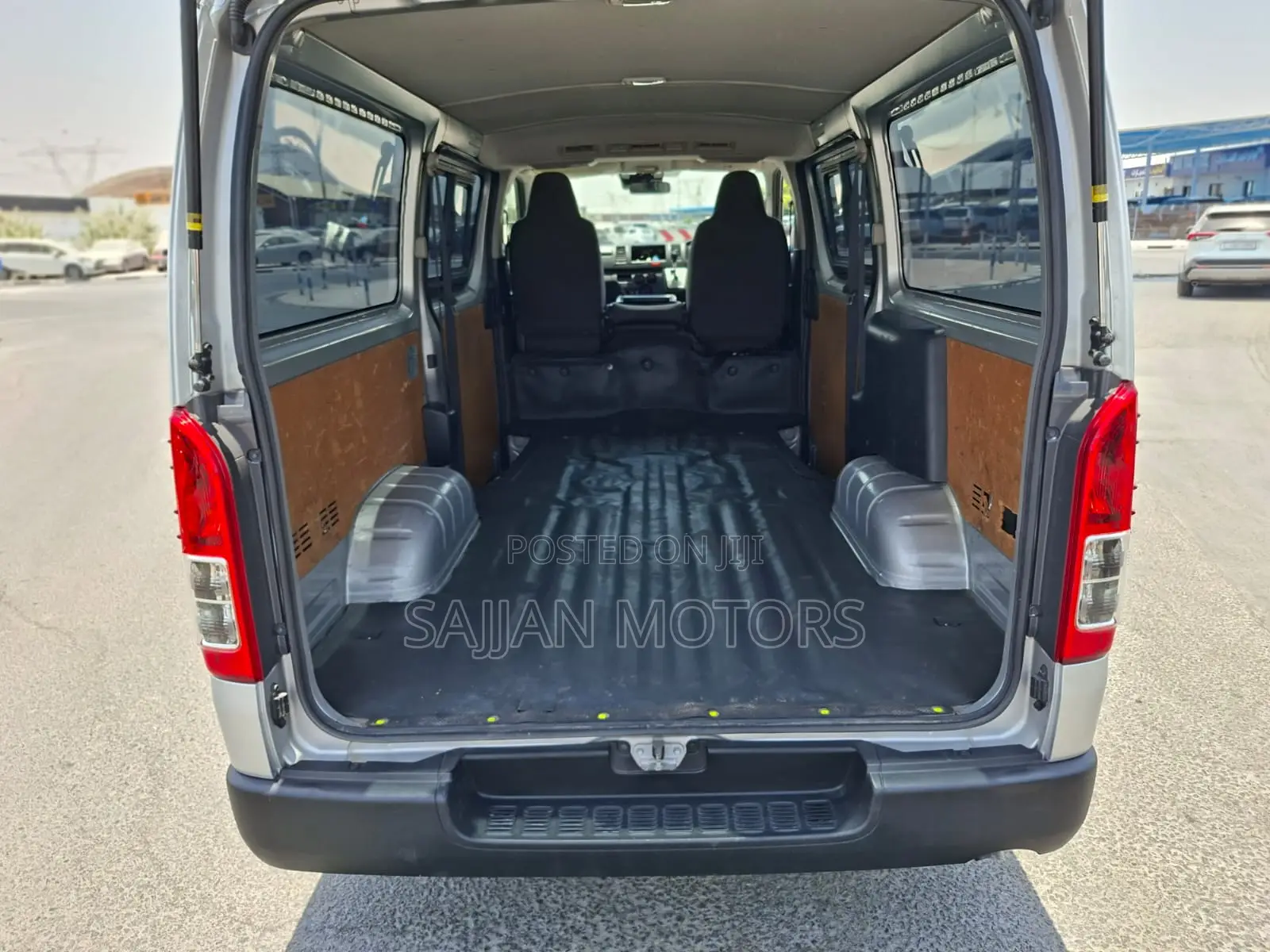 Toyota HiAce 2020 Silver