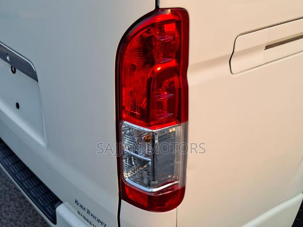 Toyota HiAce 2020 White - thumbnail 6