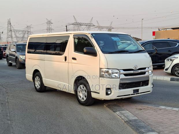 Toyota HiAce 2020 White - main view