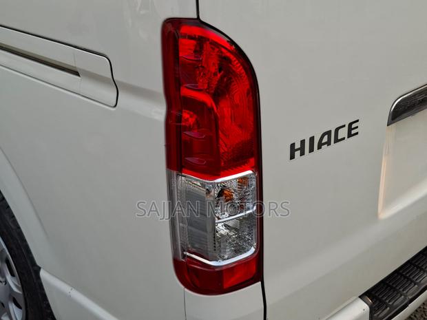 Toyota HiAce 2020 White - thumbnail 12
