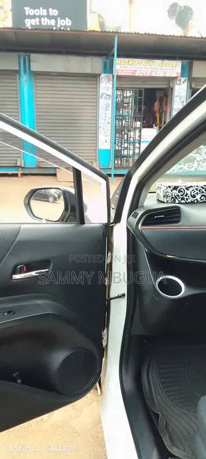 Toyota Sienta 2017 White