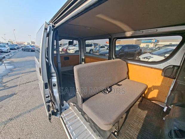 Toyota HiAce 2020 Silver - thumbnail 15