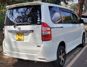 Toyota Noah 2012 White