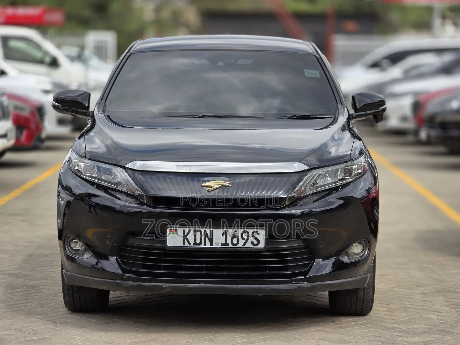 Toyota Harrier 2.0 2016 Black