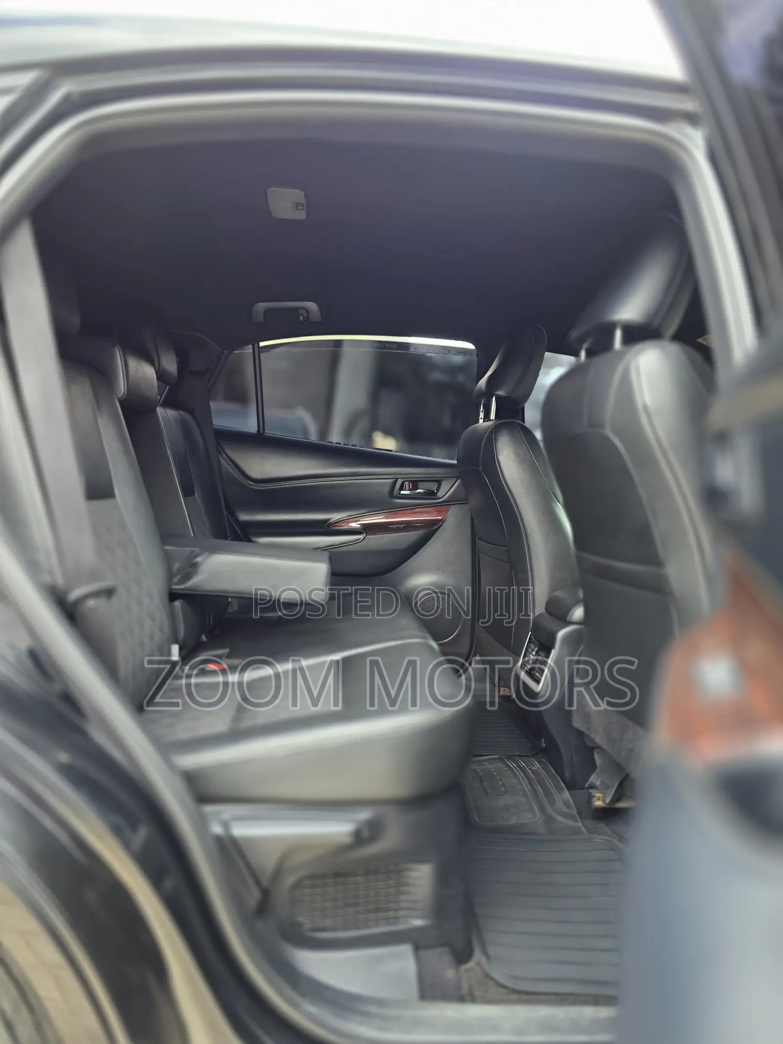 Toyota Harrier 2.0 2016 Black