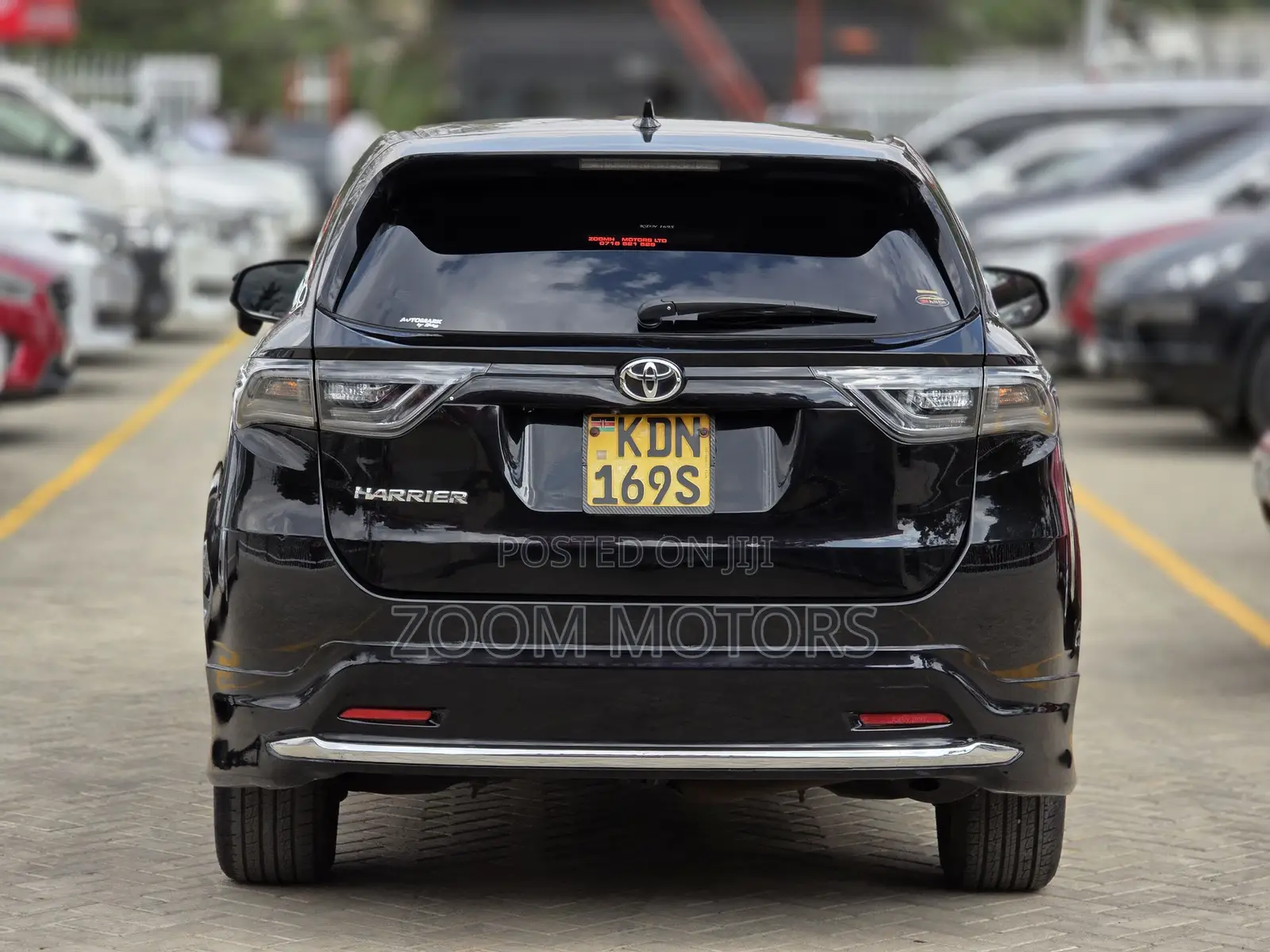 Toyota Harrier 2.0 2016 Black