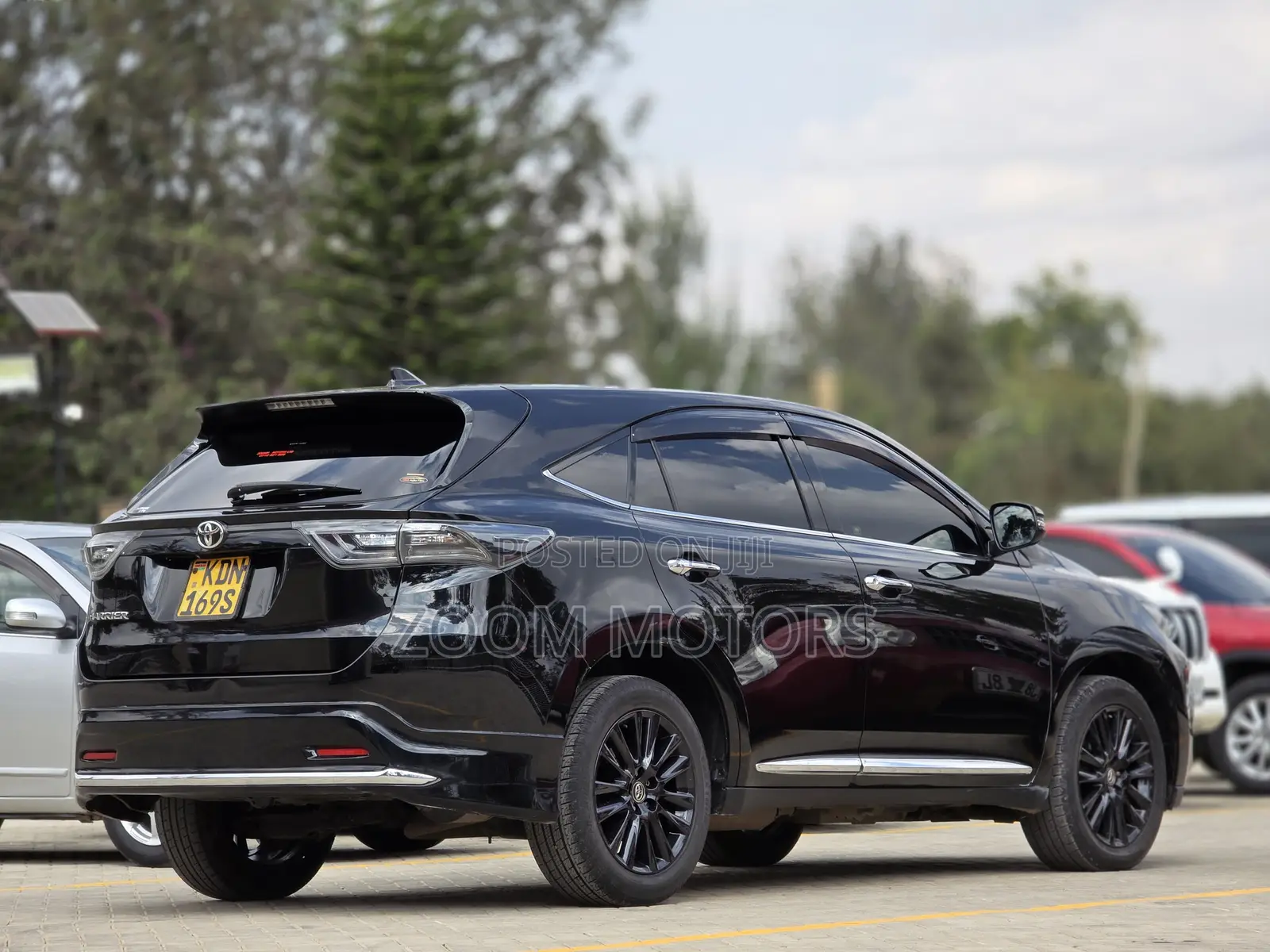 Toyota Harrier 2.0 2016 Black