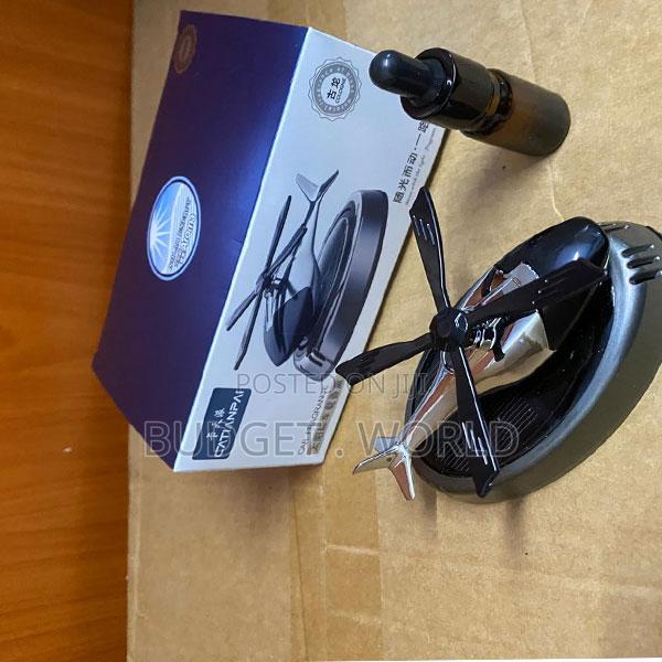 Solar Aromatherapy Car Air Freshener Spinner
