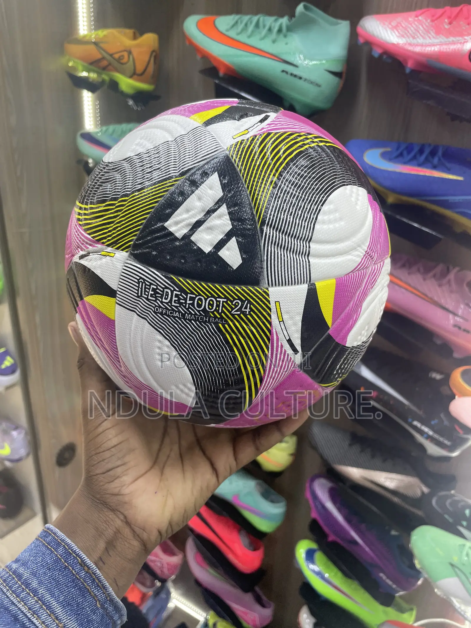 Mikasa ,Puma,adidas, Molten Orginal Soccer Balls Tube Tubeless