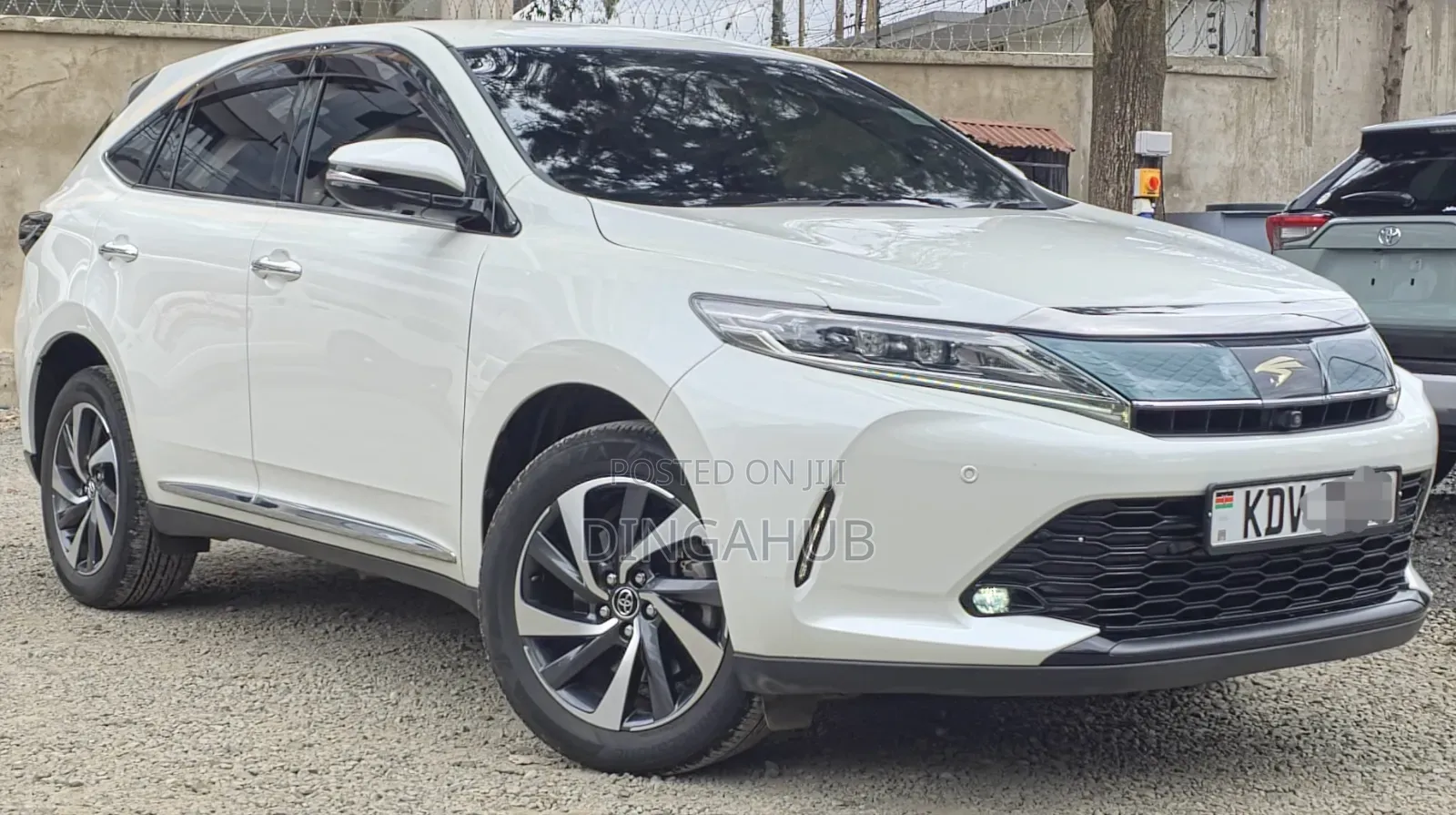 Toyota Harrier 2.0 Turbo 2018 White