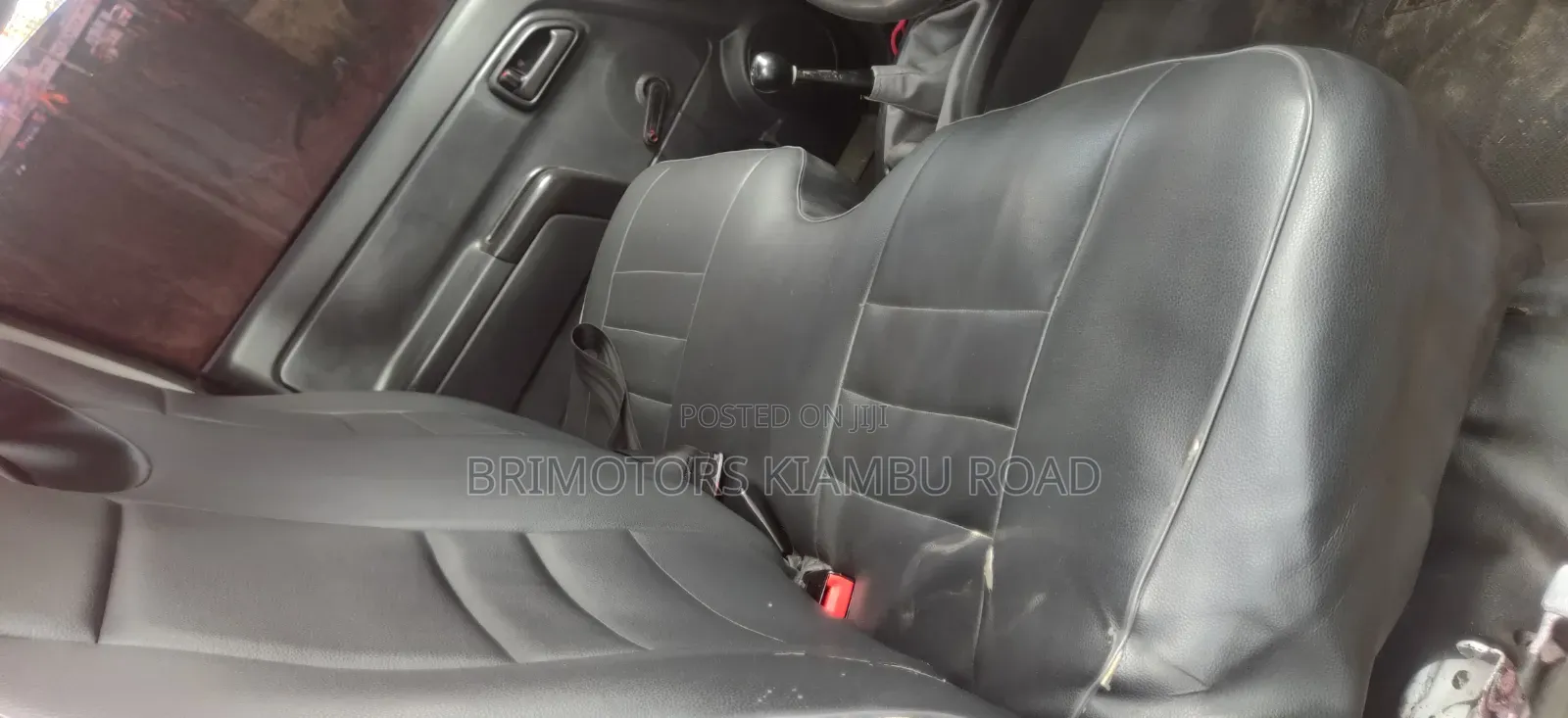 Isuzu D-MAX 2010 Red