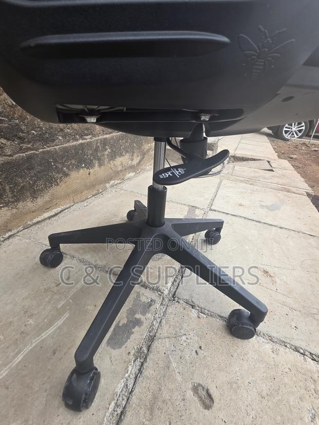 Office Height Adjustable Ergonomic Seat. - thumbnail 2