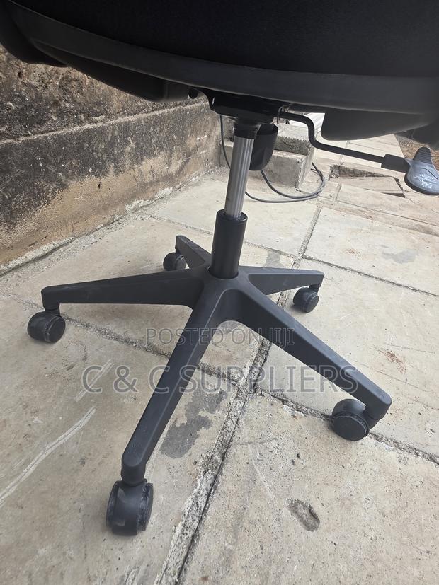 Office Height Adjustable Ergonomic Seat. - thumbnail 3