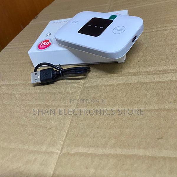 * USB Charging Cable Seamless 4G LTE Universal Pocket Mifi Router - main view