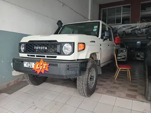 Toyota Land Cruiser 2025 White