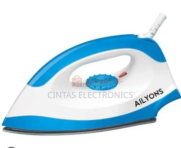 Ailyons 1000W Electric Iron
