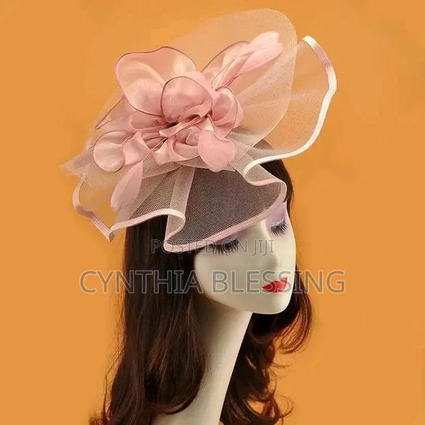 Elegant Top Hat Fascinator - thumbnail 4