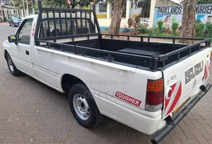 Isuzu Tougher 1998 White