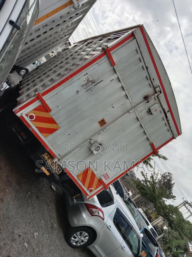 Mitsubishi Fuso Lorry - thumbnail 2