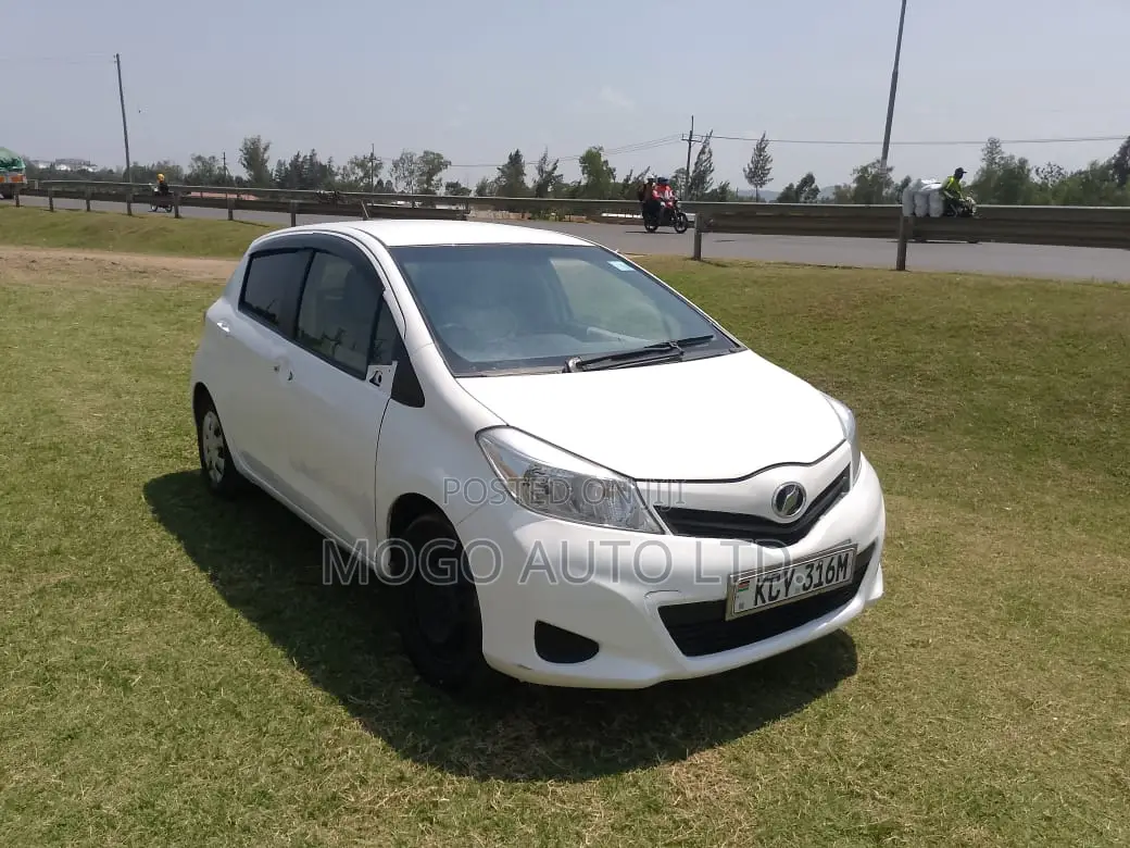 Toyota Vitz 2013 White