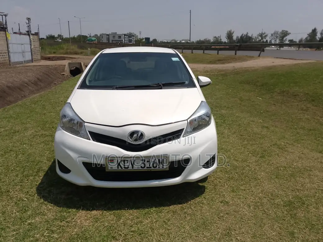 Toyota Vitz 2013 White