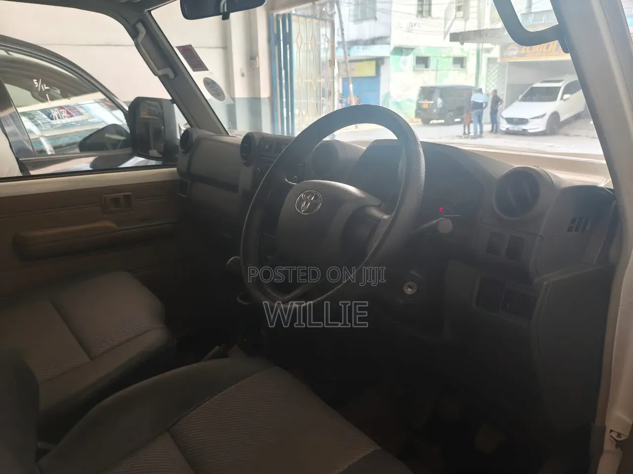 Toyota Land Cruiser 2025 White