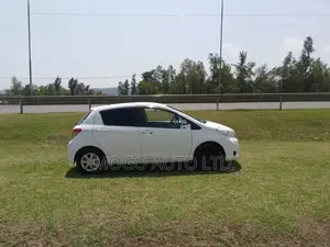 Toyota Vitz 2013 White