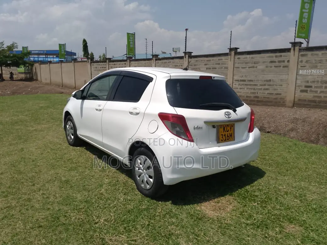 Toyota Vitz 2013 White