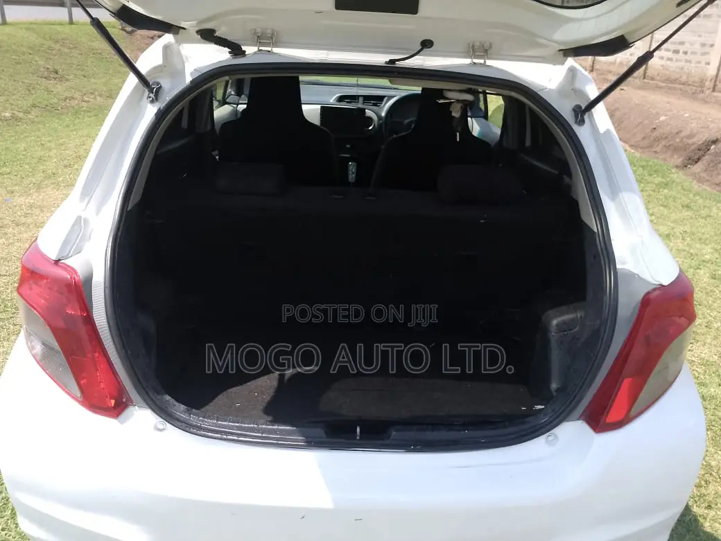 Toyota Vitz 2013 White