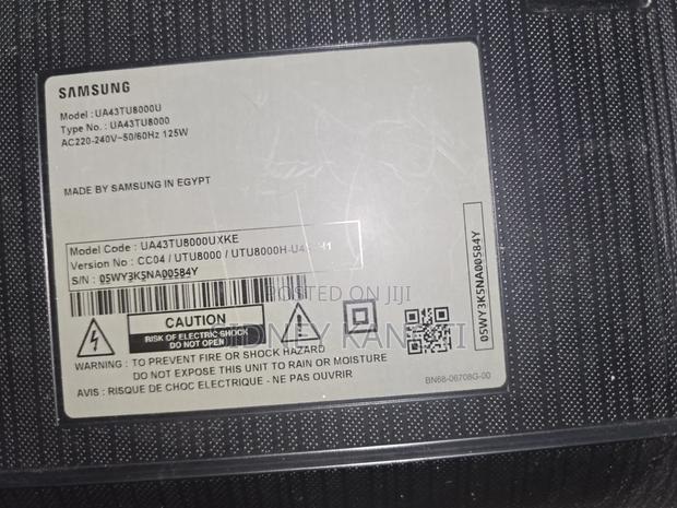Samsung 43" Smart TV UA43TU8000U Broken Screen - thumbnail 3