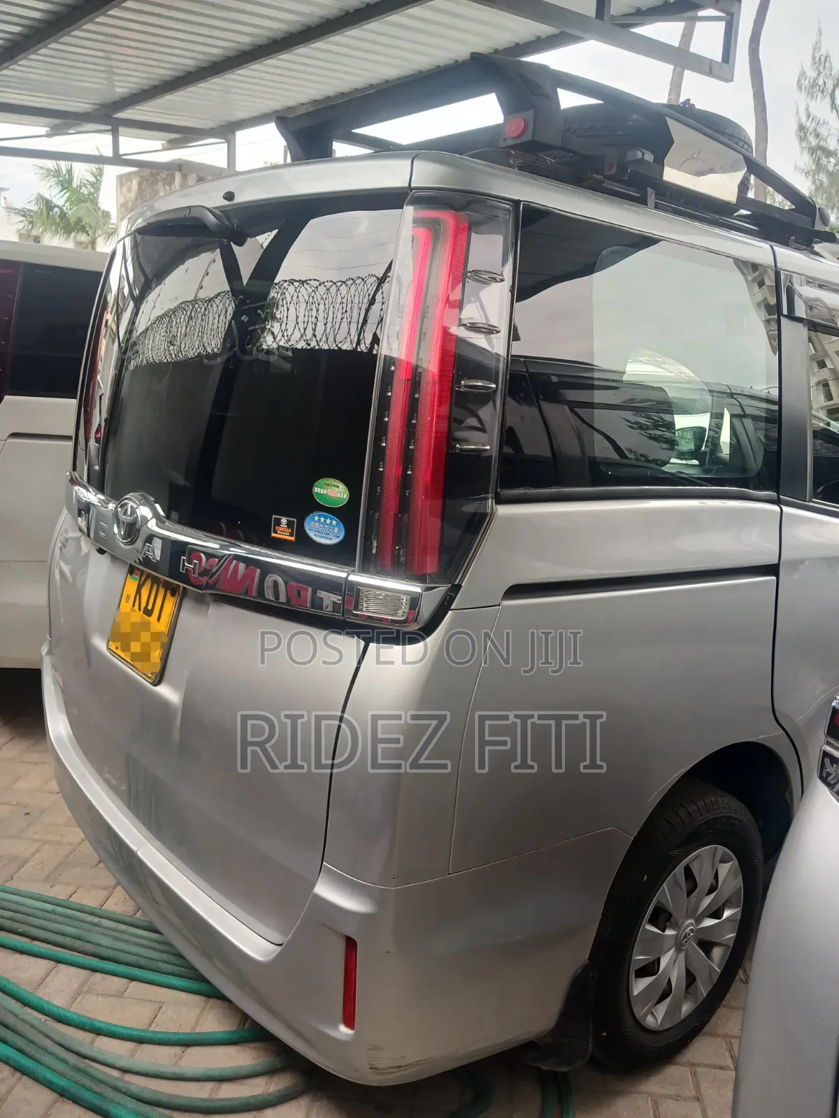 Toyota Noah 2019 Silver