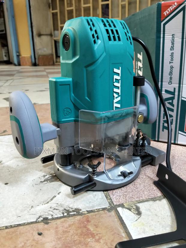 Powerful Total Router Machine 1600 Watts for Workshop and Industry - thumbnail 2