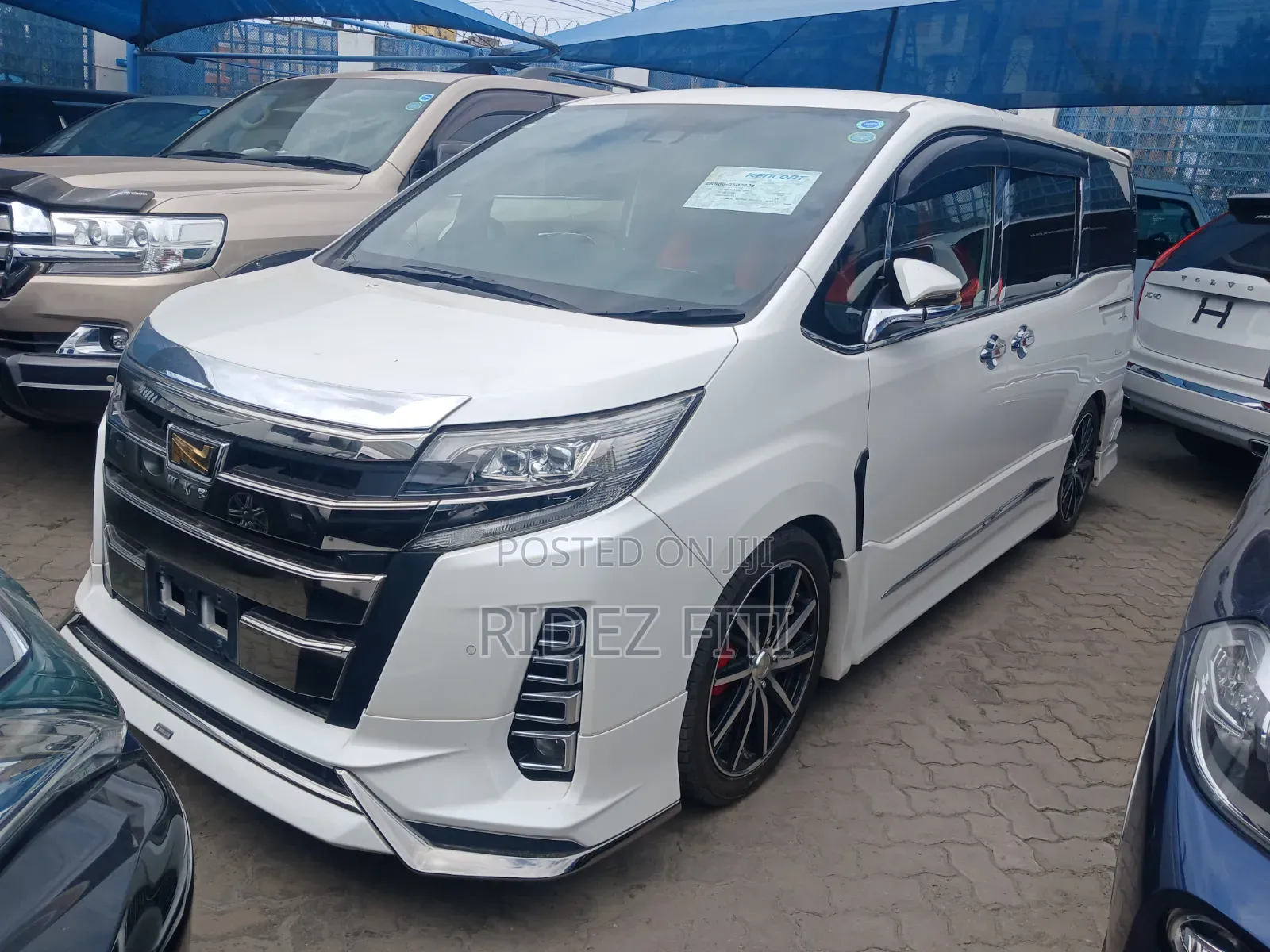 Toyota Noah 2019 White