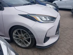 Toyota Yaris 2020 Pink