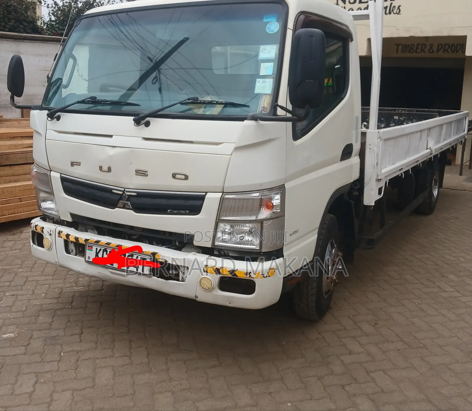 Truck Mitsubishi 2013 White