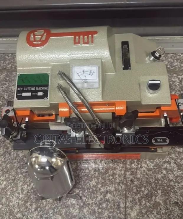 Key Cutting Machine