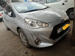 Toyota Aqua 2015 Silver