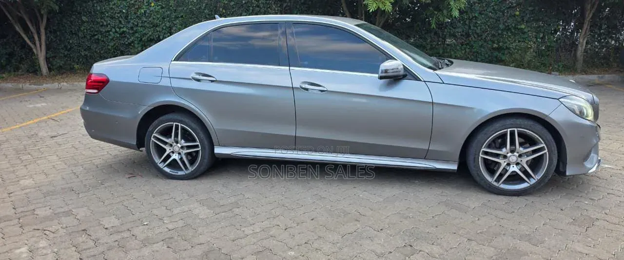 Mercedes-Benz E250 2015 Silver