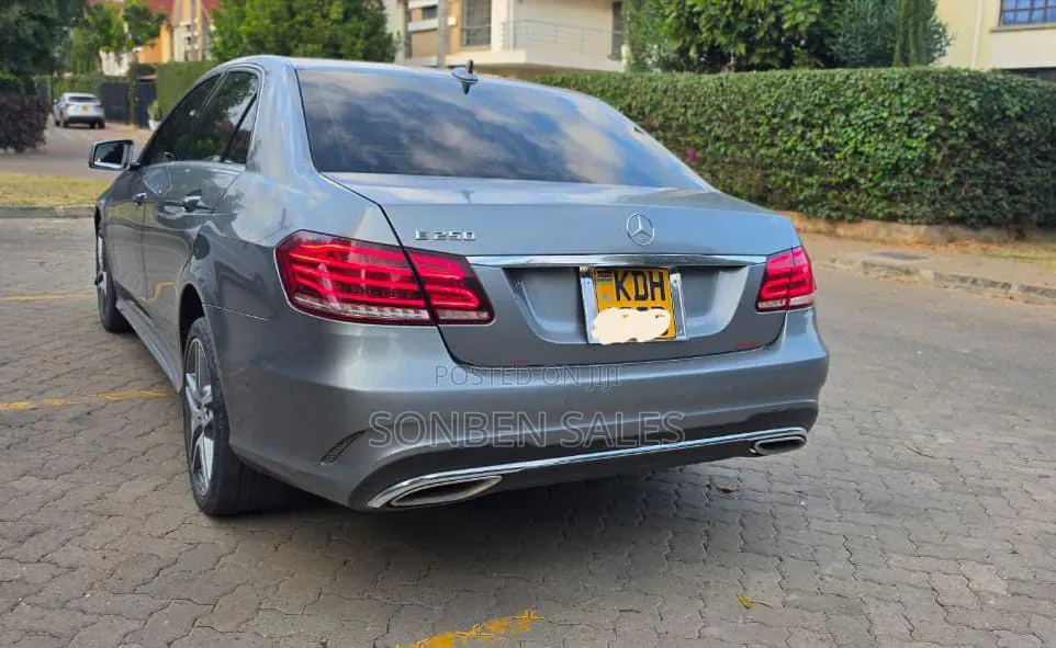 Mercedes-Benz E250 2015 Silver