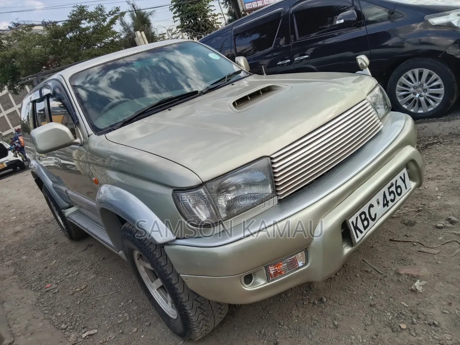 Toyota Hilux Surf 2000 Gold