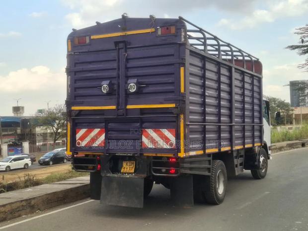 Isuzu NQR Truck - thumbnail 3