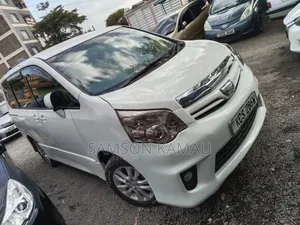 Toyota Noah 2012 White